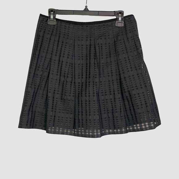 Vince. Dresses & Skirts - Vince Black Sheer Check Pleated Short Skirt Women’s Size 6 Lightweight NWT